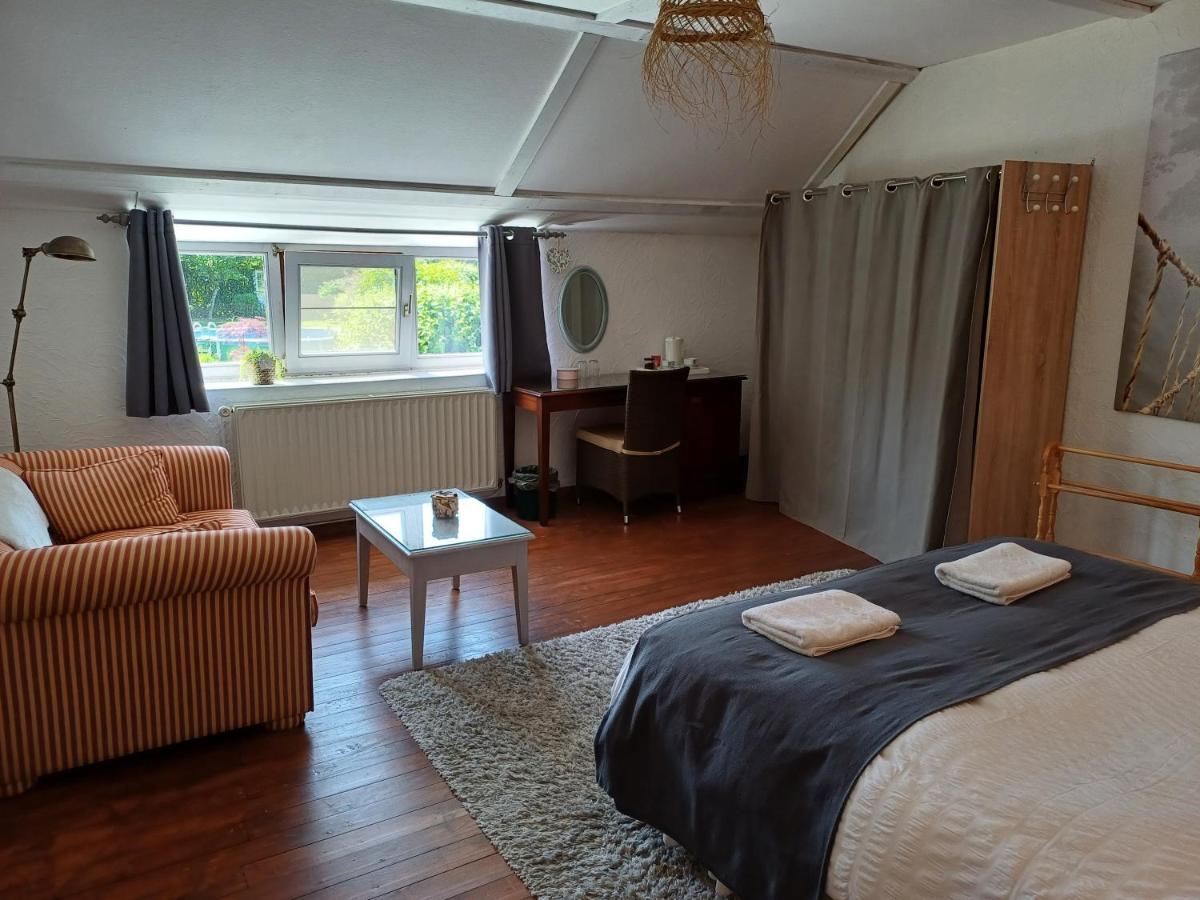 Les Gabelous - Chambre D'Hotes - Viroinval Dourbes Buitenkant foto