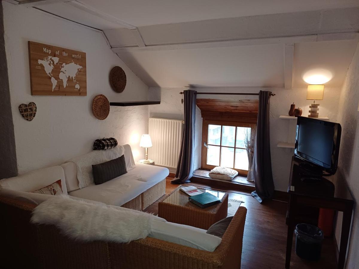 Les Gabelous - Chambre D'Hotes - Viroinval Dourbes Buitenkant foto